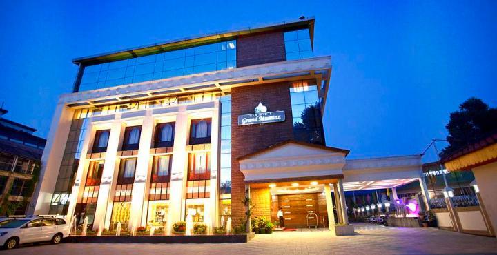 Hotel Radisson Srinagar Exterior foto