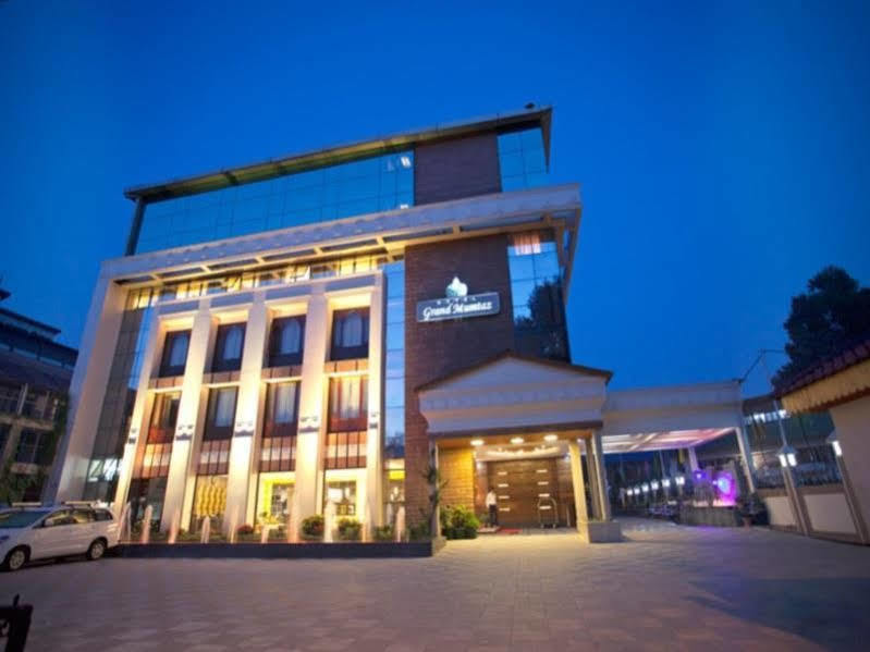 Hotel Radisson Srinagar Exterior foto