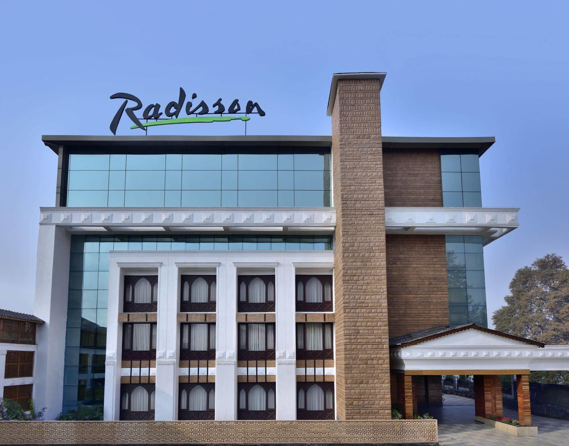 Hotel Radisson Srinagar Exterior foto